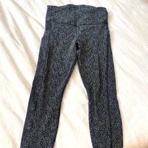 Athleta ultimate stash textured 7/8 tight